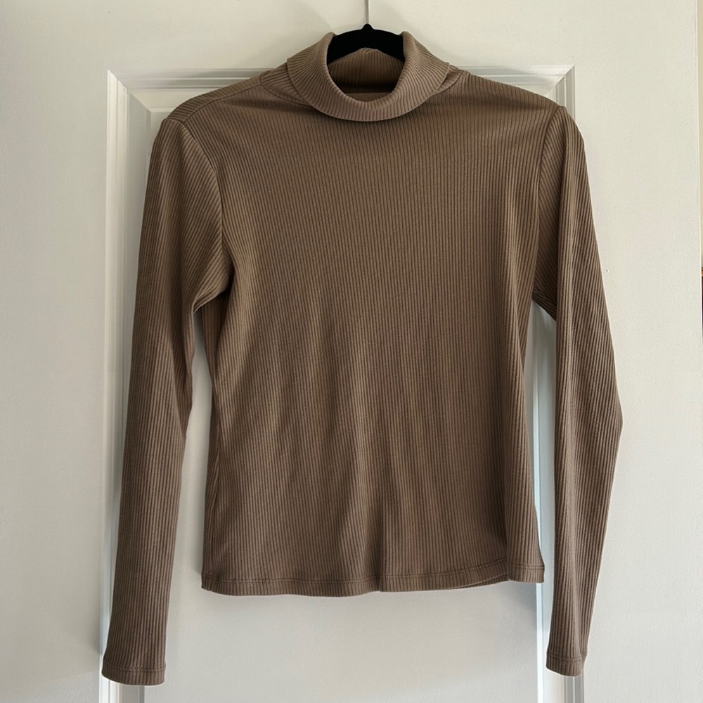 Ribbed Turtle Neck
